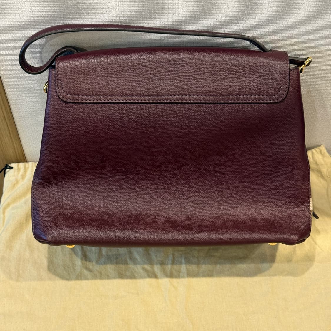 버버리 캠벌리 미디움 토트백 상품이미지2