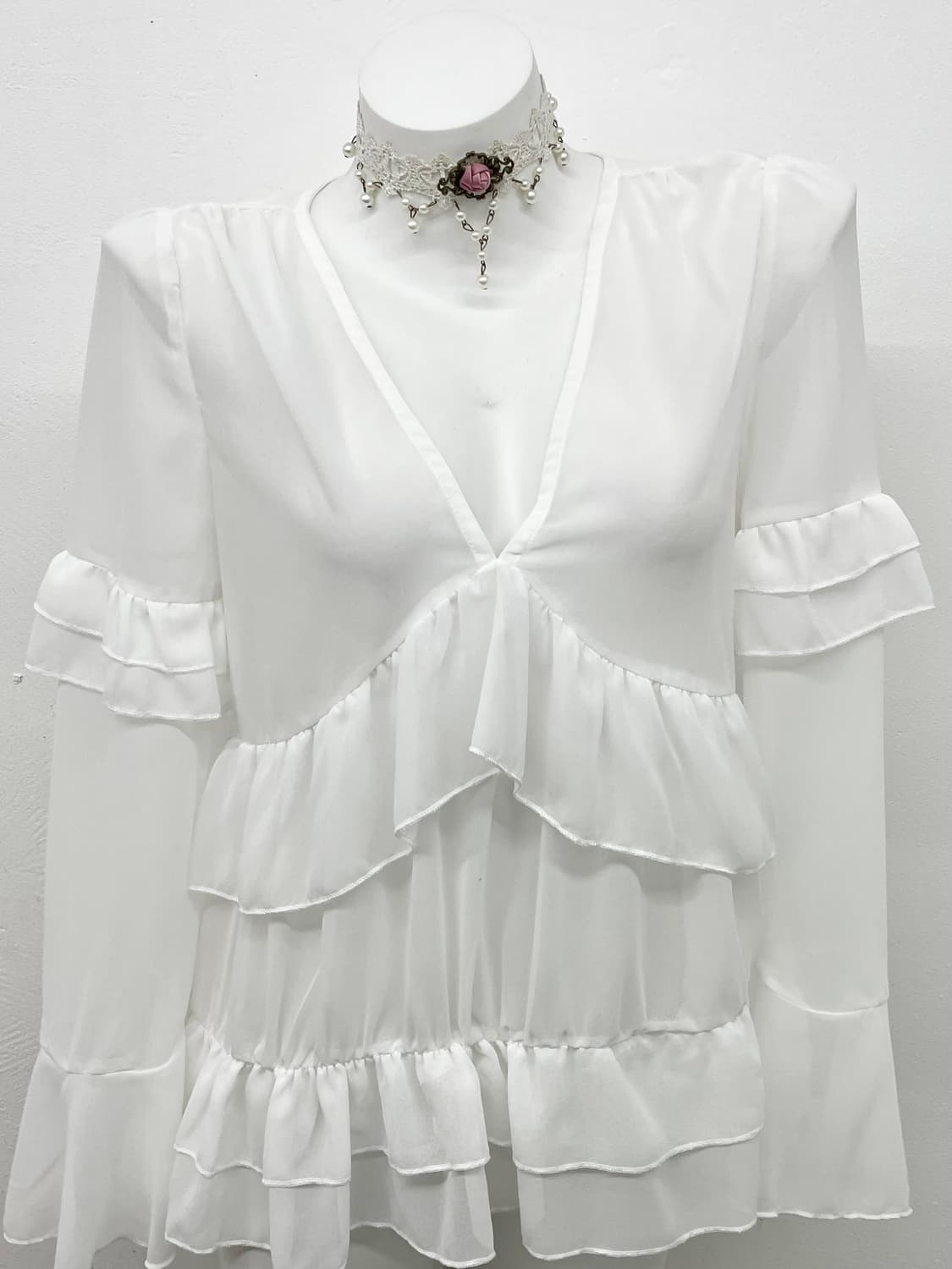 화이트 시어 프릴 블라우스 상품이미지2