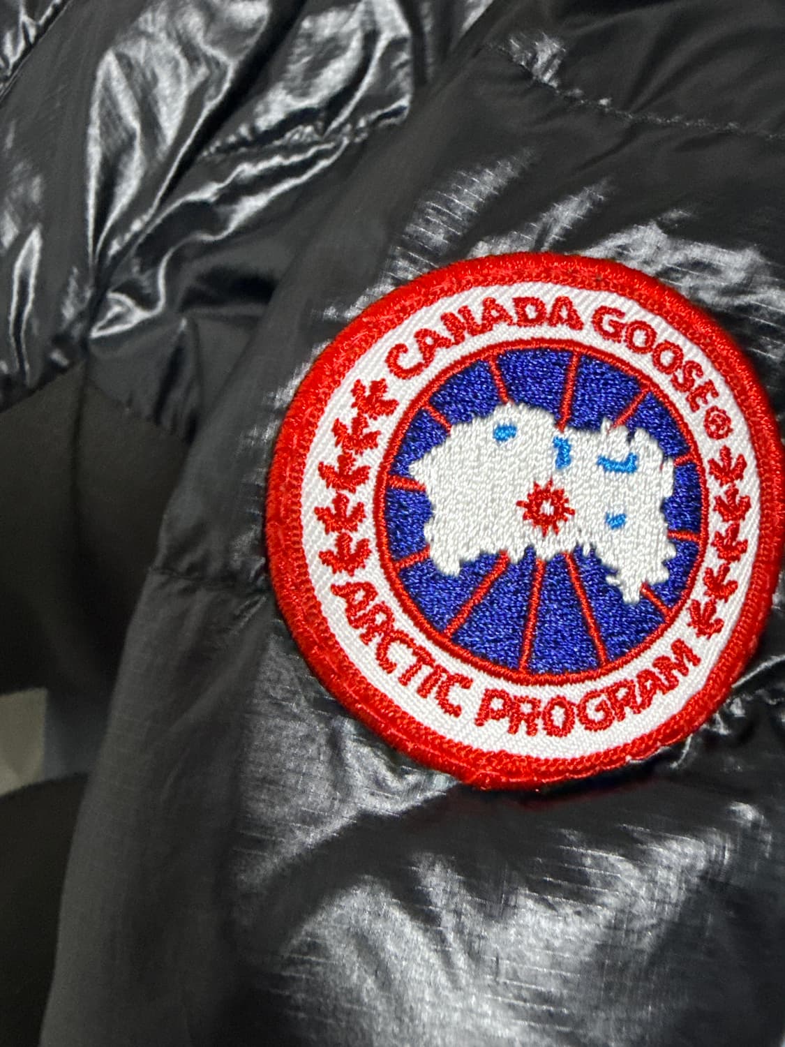 캐나다구스 하이브릿지 라이트 유광 경량패딩 상품이미지7