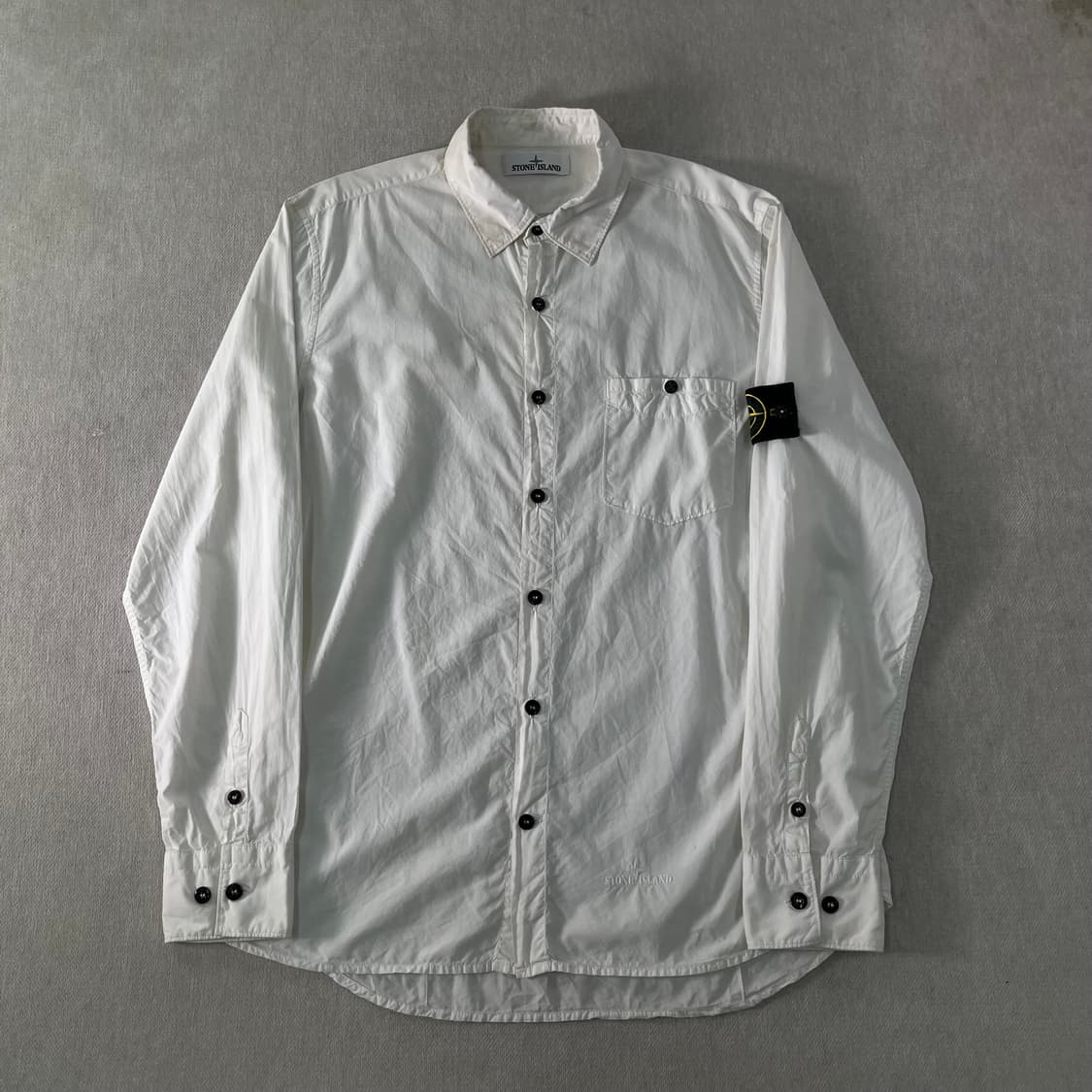 100 스톤아일랜드 와펜 심볼 화이트 코튼 포켓 셔츠 상품이미지1