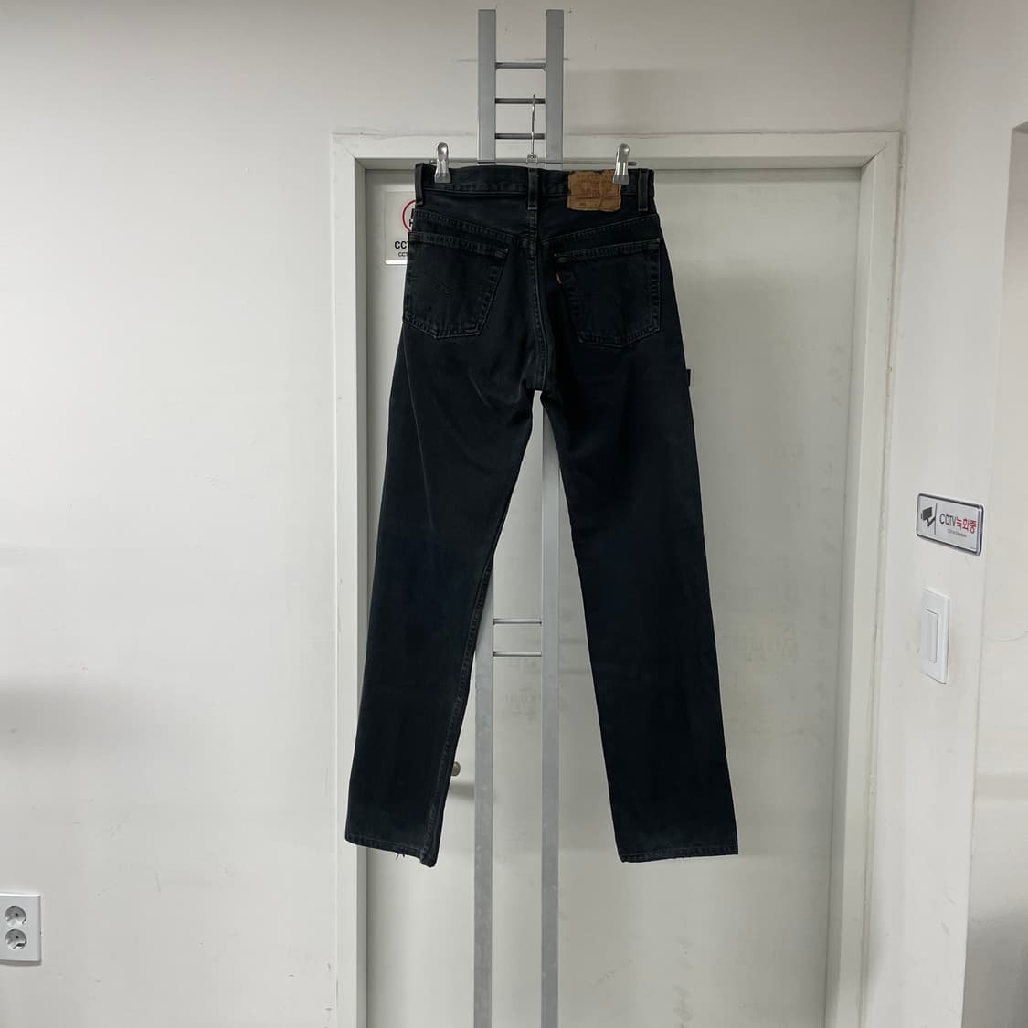 리바이스 501 블랙 데님 팬츠 W28 L34 상품이미지1