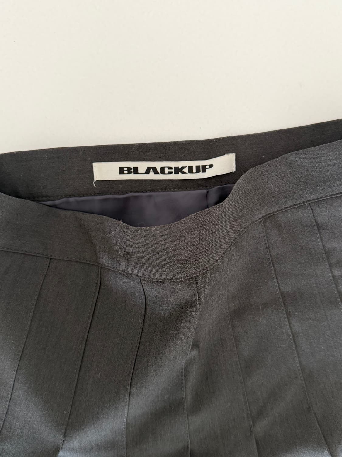 블랙업 그레이 플리츠 미디 스커트 상품이미지2