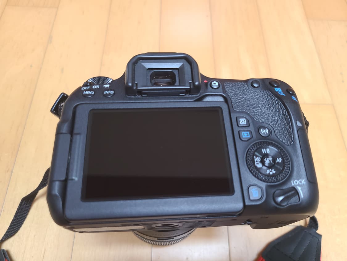 캐논 77d + 18 135 usm 2천컷 미만, 바로 사용 직거래 네고 상품이미지7