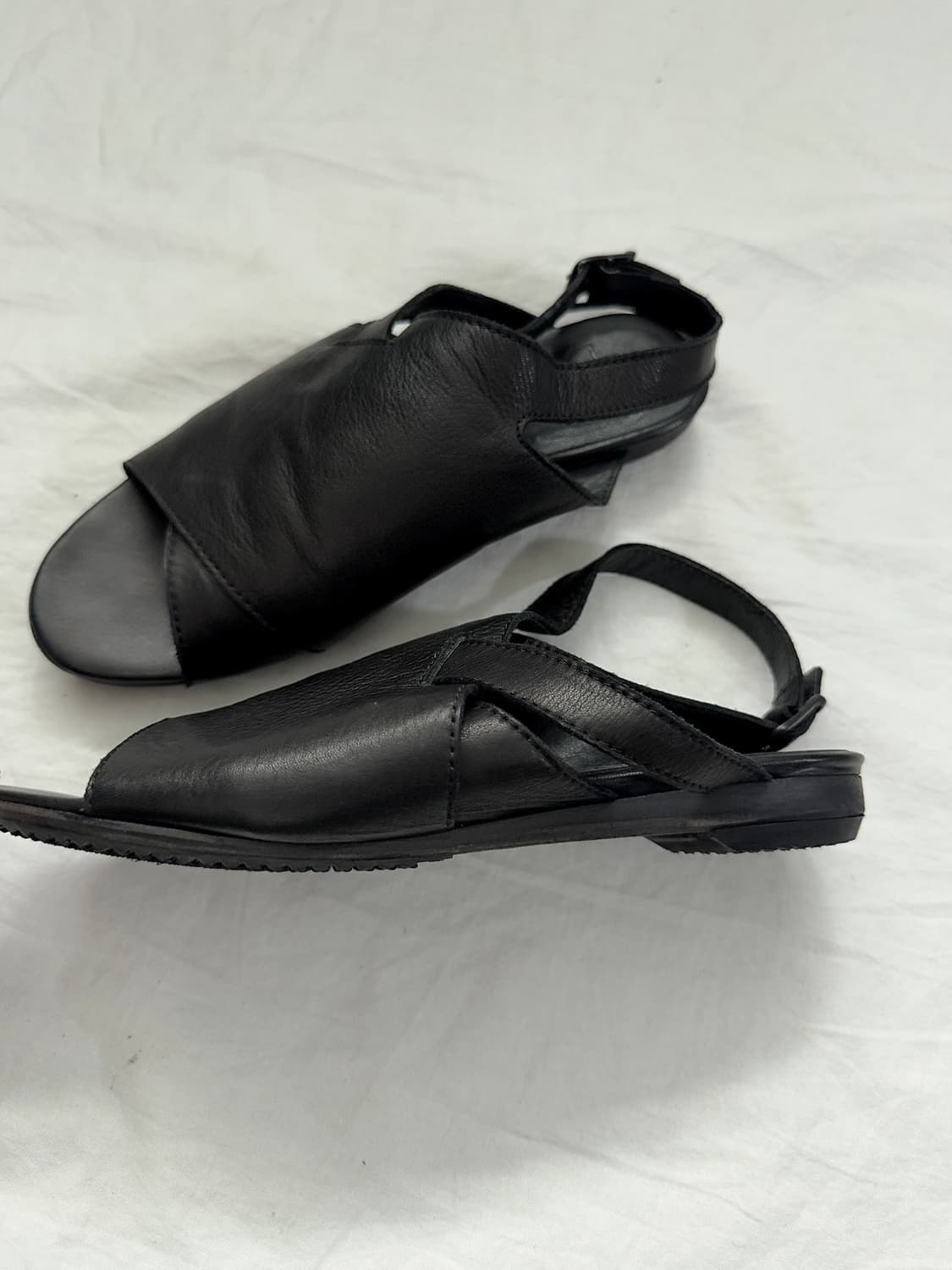 LD tuttle 아방가르드 애시매트릭 램스킨 슬링백 샌들 상품이미지2