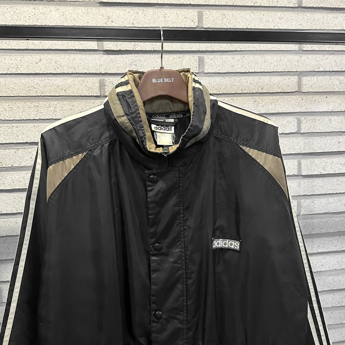 아디다스 하이넥 롱 점퍼 삼선 허리 밑단 스트링 디테일 블랙 상품이미지4