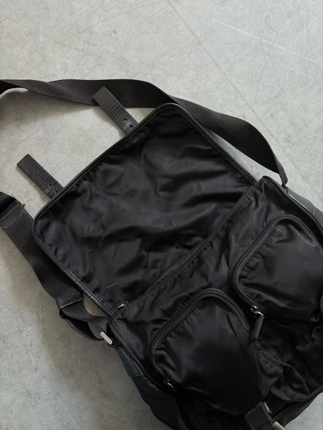 Prada 프라다 포코노 나일론 메신저백 상품이미지8