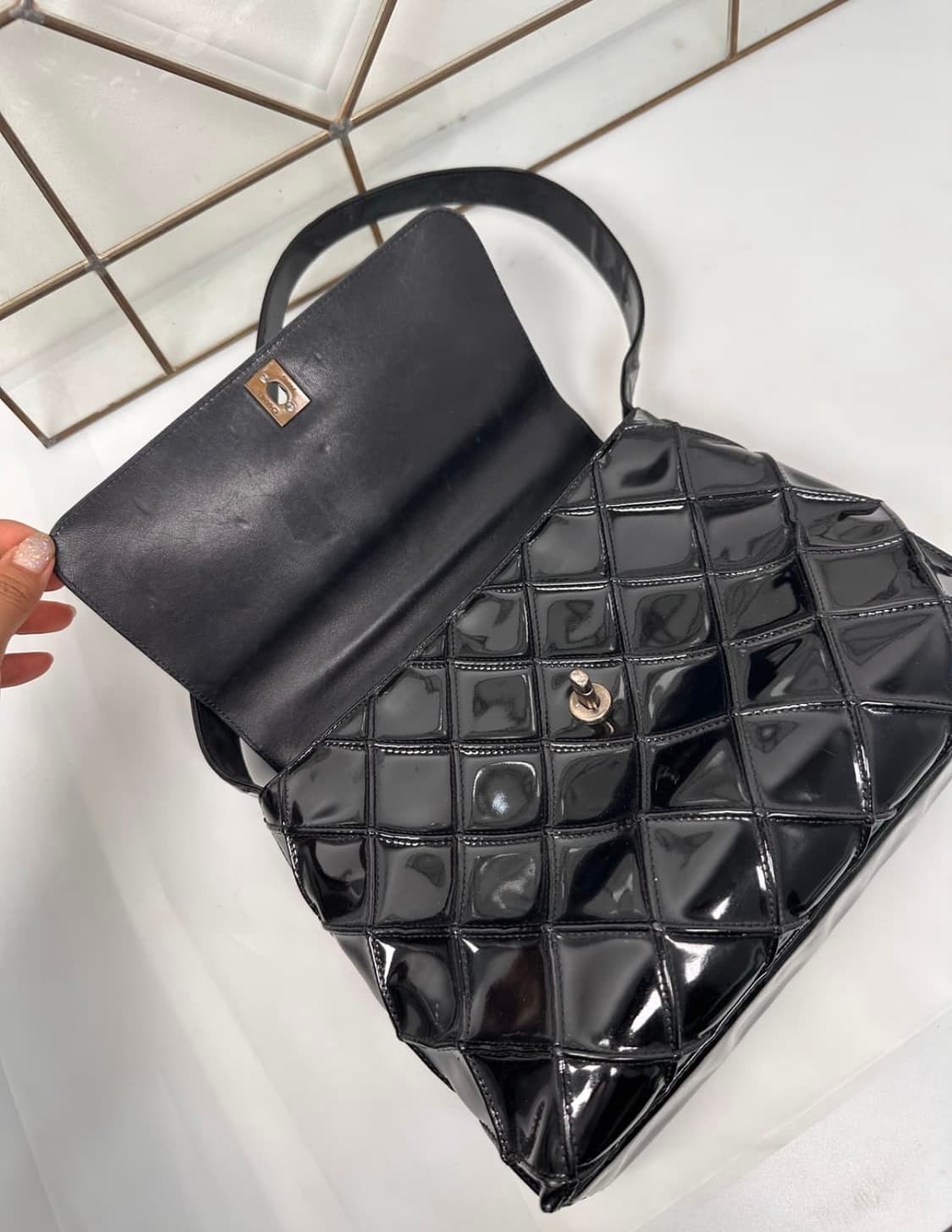 샤넬 페이턴트 퀼팅 숄더 백 상품이미지6