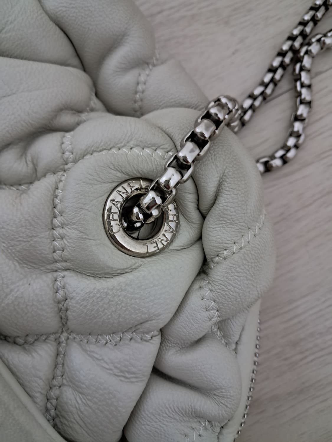 샤넬 아이보리 퀼팅 숄더백 상품이미지2