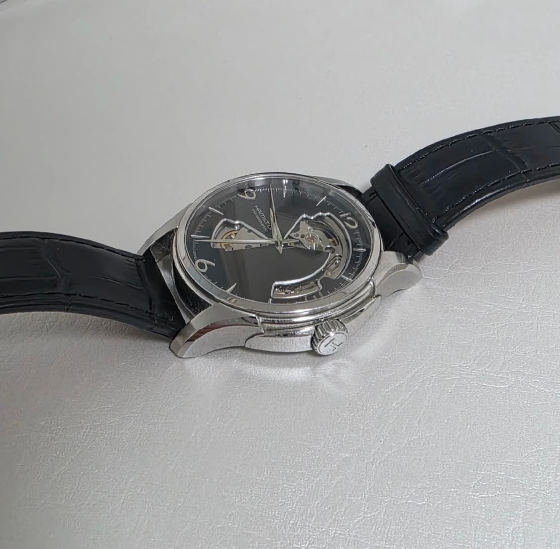 해밀턴 재즈마스터 오픈하트 40mm 상품이미지1