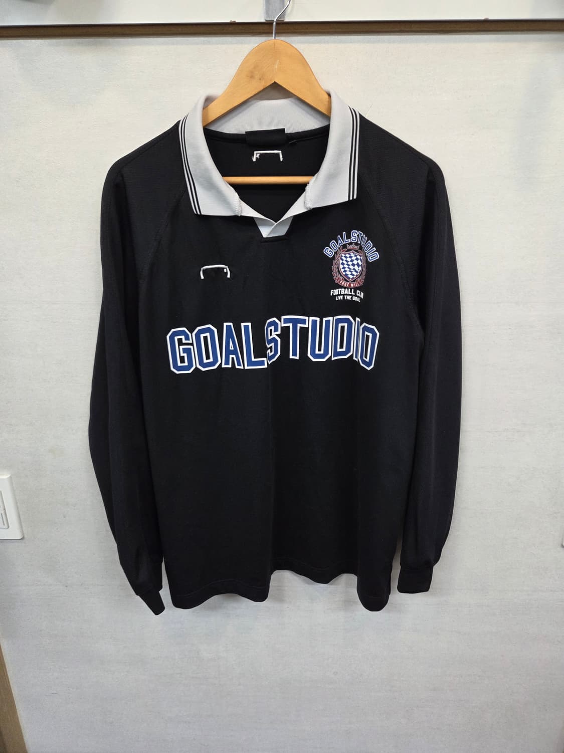 골스튜디오 풋볼클럽 카라 롱슬리브 긴팔 m 오버핏  상품이미지1