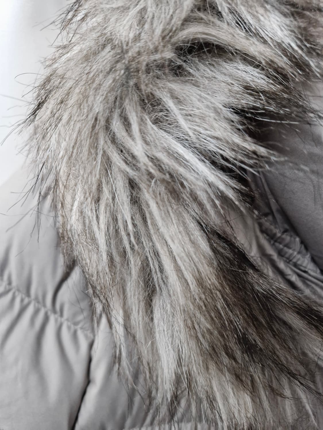 유니클로 심리스 경량 다운 롱 패딩 상품이미지3