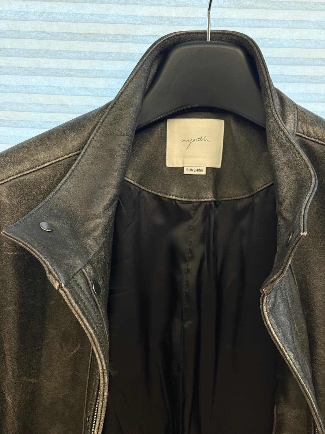 유스 하이넥 레더 하프코트 26ss s사이즈 팝니다! 상품이미지7
