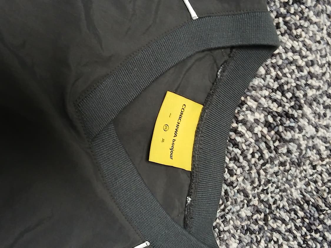 (곤니치와봉쥬르)나일론 웜업(차콜)무신사 상품이미지3