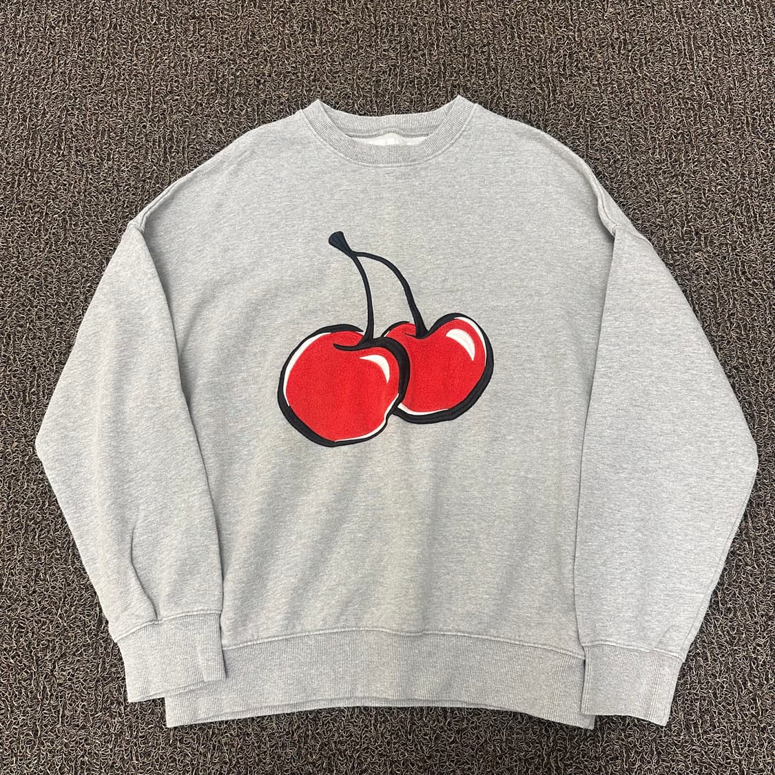 키르시 체리 프린팅 맨투맨 그레이 사이즈 1 상품이미지1