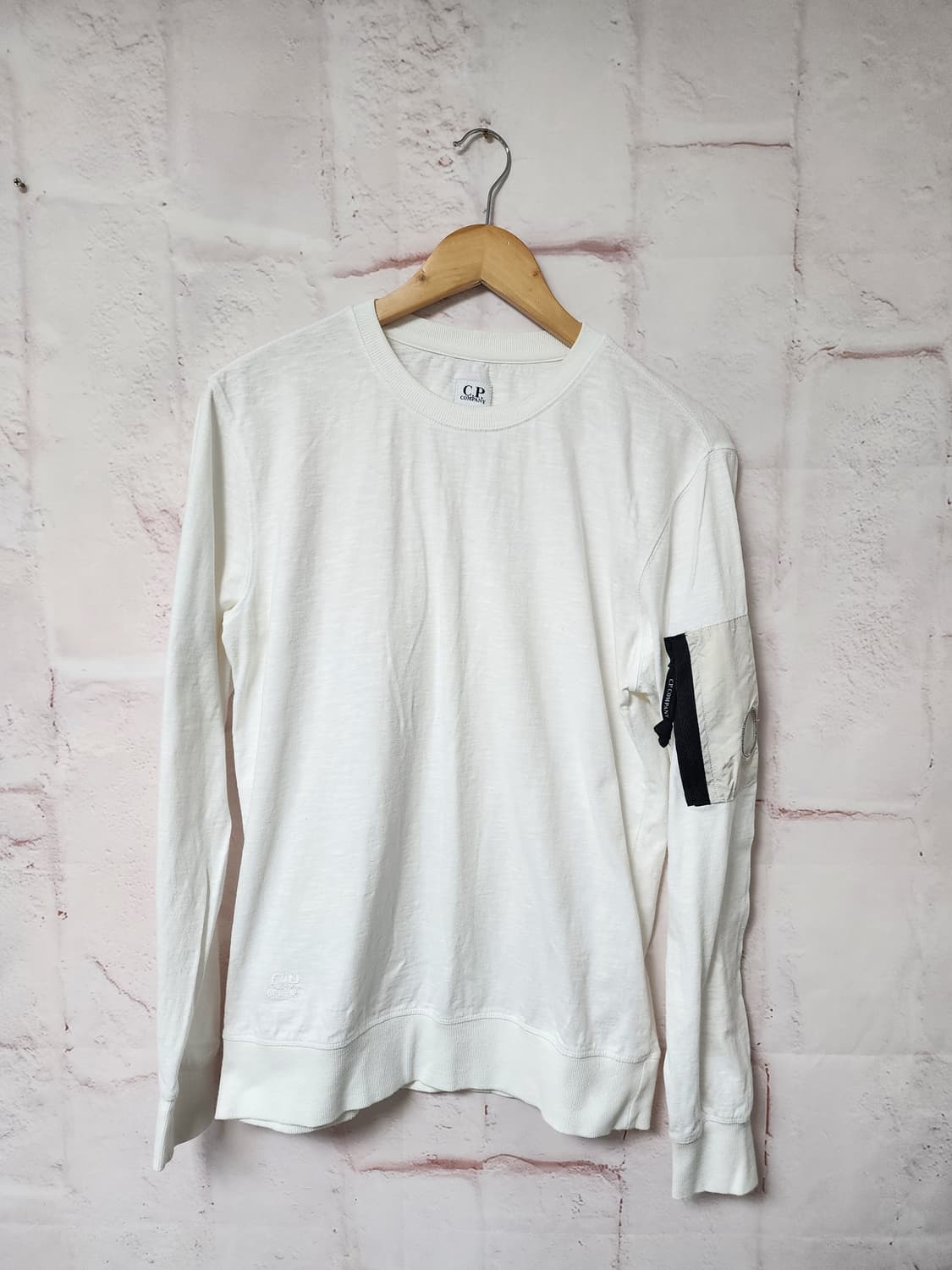 C.P.컴퍼니 화이트 색상 긴팔 티셔츠 상품이미지1