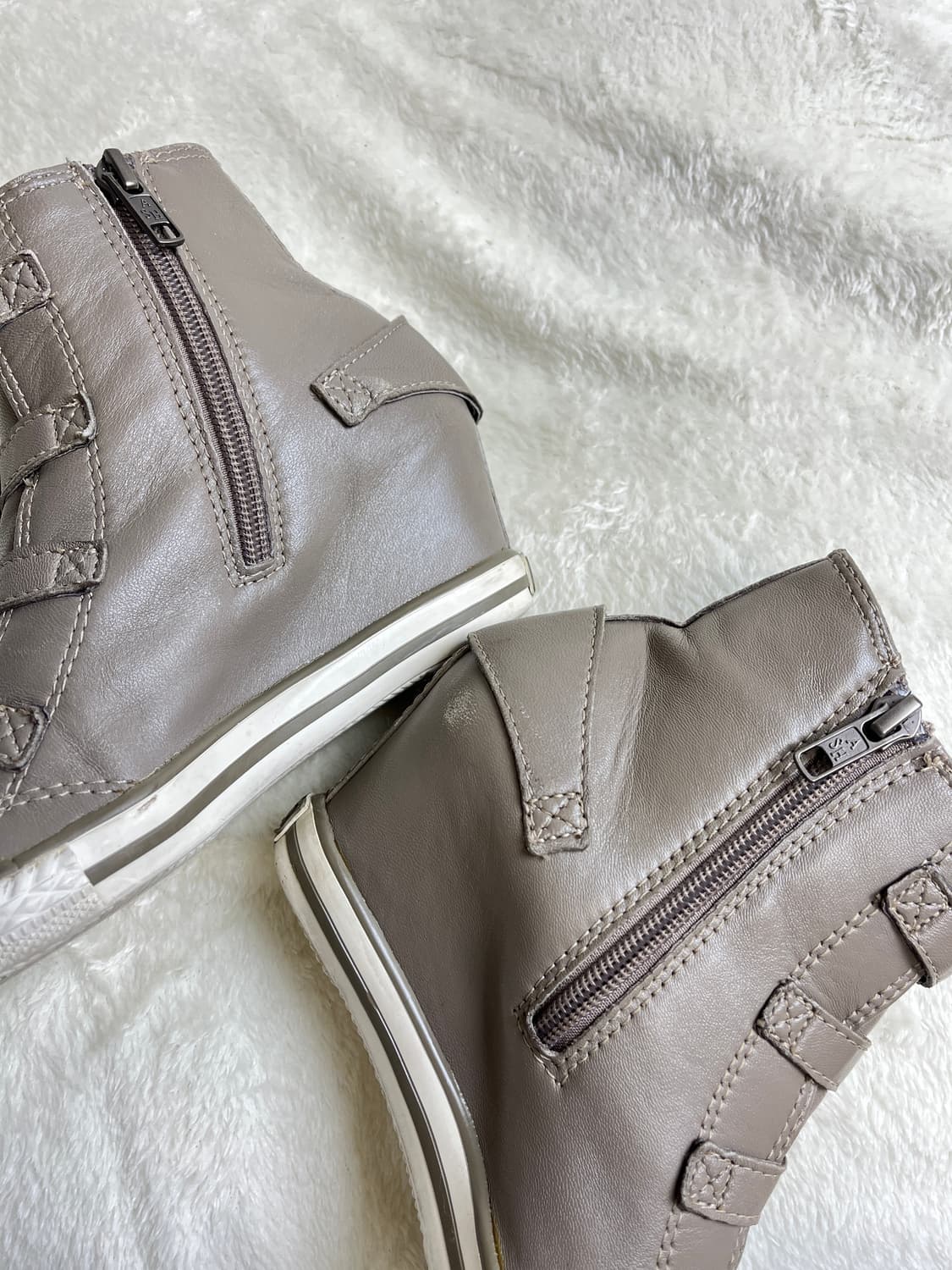 [35] 아쉬 스터드 레더 웨지힐 스니커즈 || ASH 220-225 상품이미지6