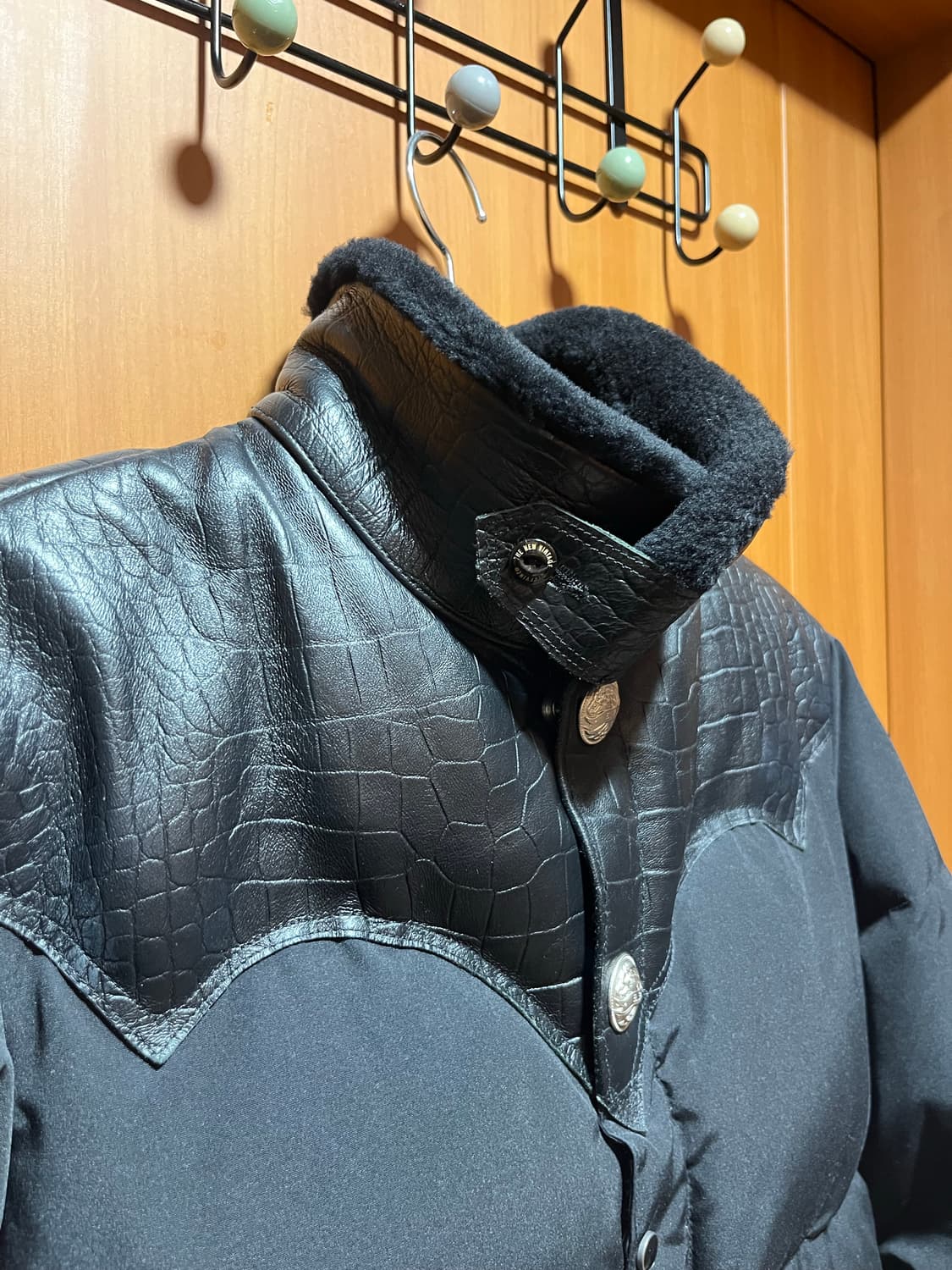 디아프바인 록키 레더 판넬 다운 자켓 무스탕 패딩 상품이미지5