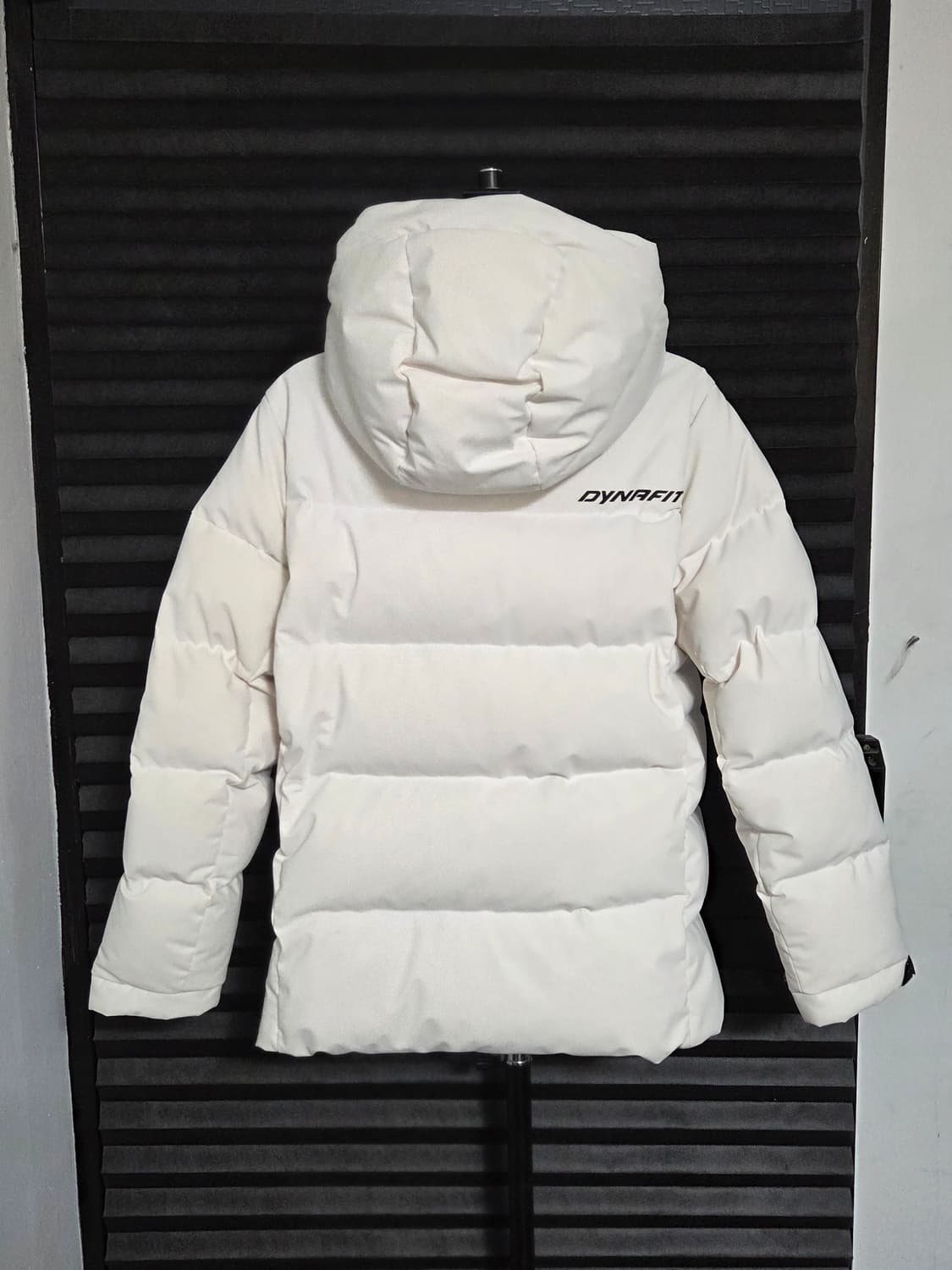 [다이나핏] 카본 비스트 구스다운 패딩 판매합니다. 상품이미지7