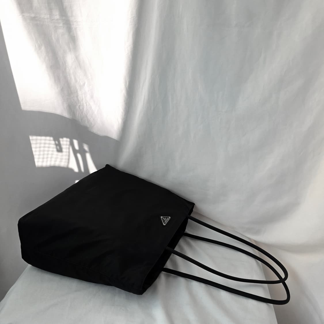 [정품 PRADA] 프라다 포코노 나일론 쇼퍼백 숄더백 라지 상품이미지4