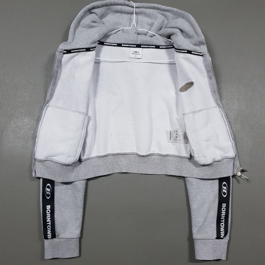 여성 55 본투윈 신형 24fw 크롬 B 블랙라인 크롭 후드집업 자켓 2 상품이미지9