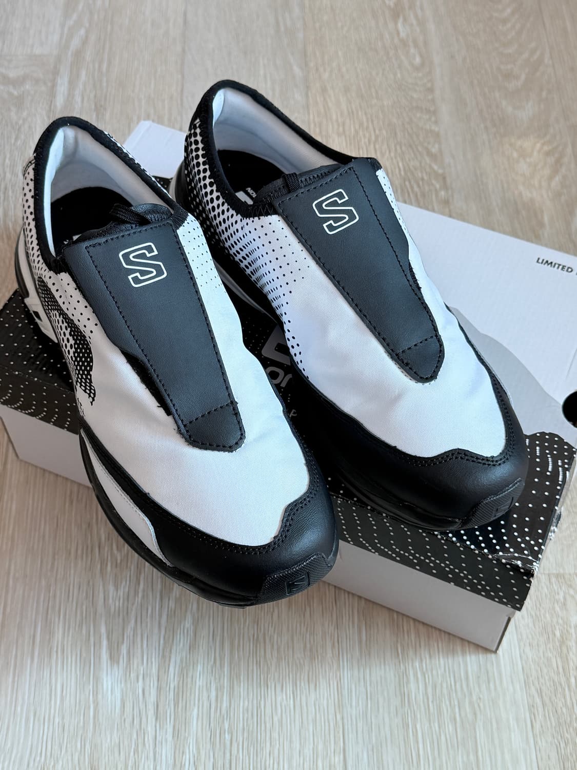 살로몬 x 꼼데가르송 옴므 플러스 SR901E 화이트 블랙 상품이미지5