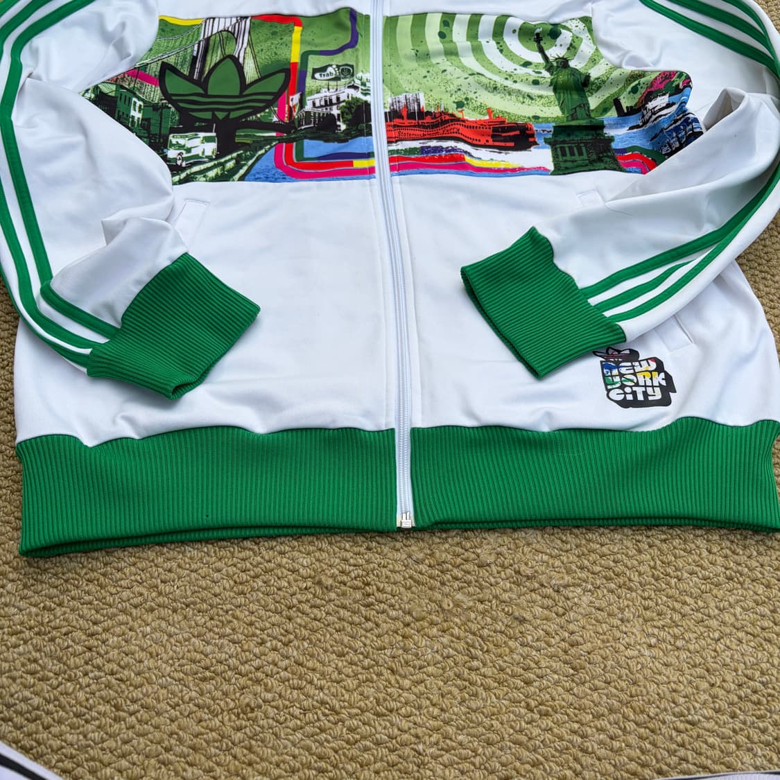 해외판) 아디다스 X 스탠드아일랜드 뉴욕시티 트랙탑 져지 상품이미지3