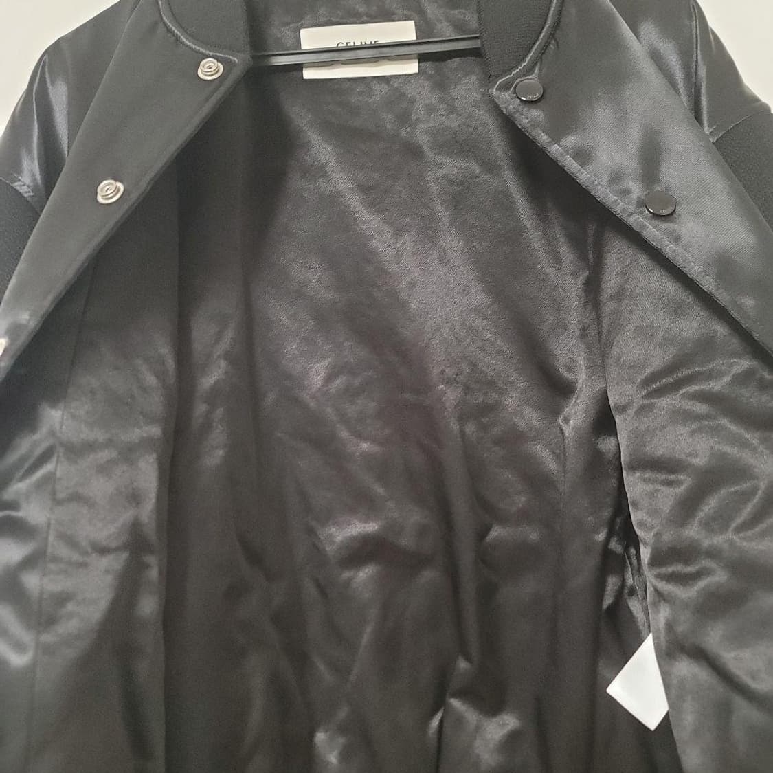 [박보검님 착용] 셀린느 22AW 보이돌 새틴 봄버 자켓 상품이미지7