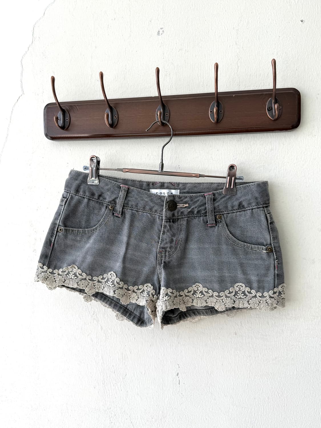 gray fairy lace detail short denim pants 상품이미지1