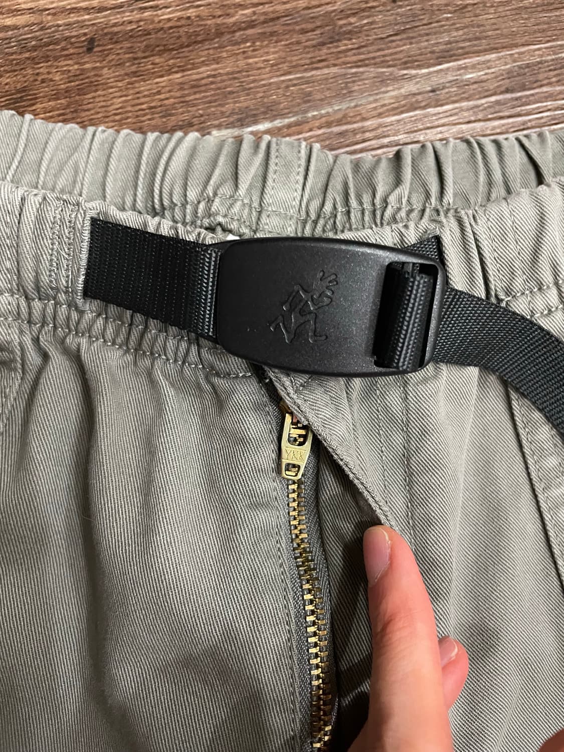 그라미치 루즈 테이퍼드 팬츠 그레이 상품이미지3