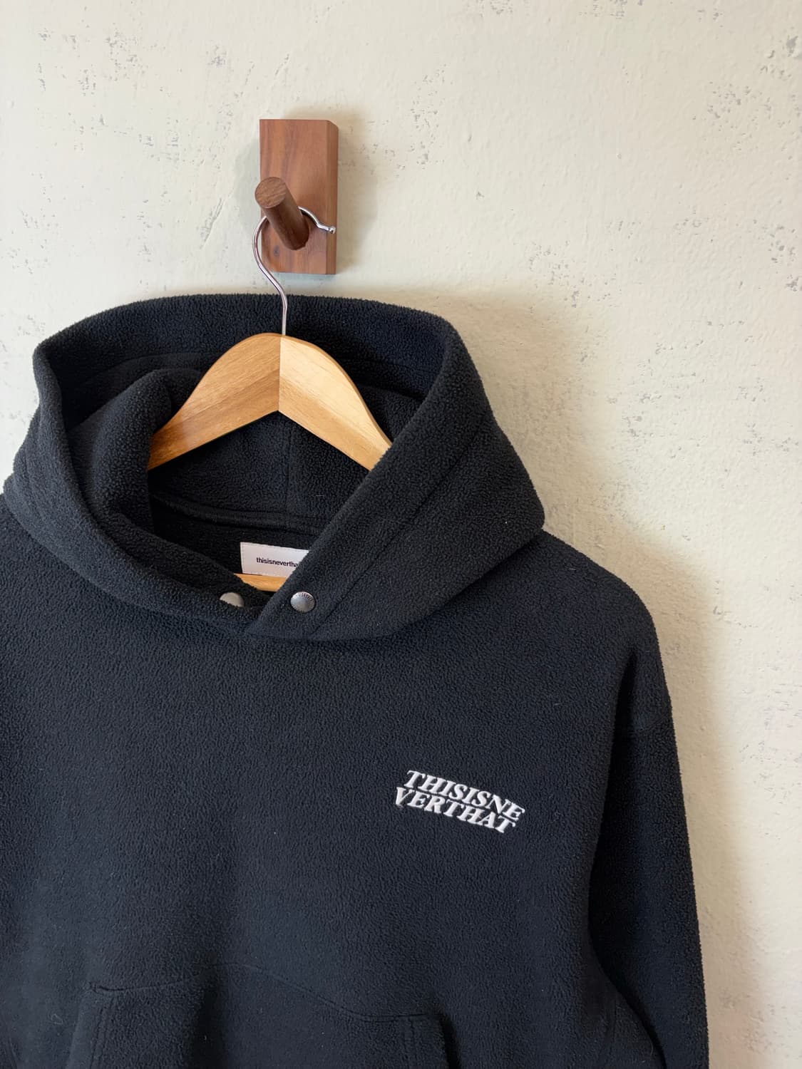 디스이즈네버댓 폴라텍 후리스 후드티 블랙 상품이미지4