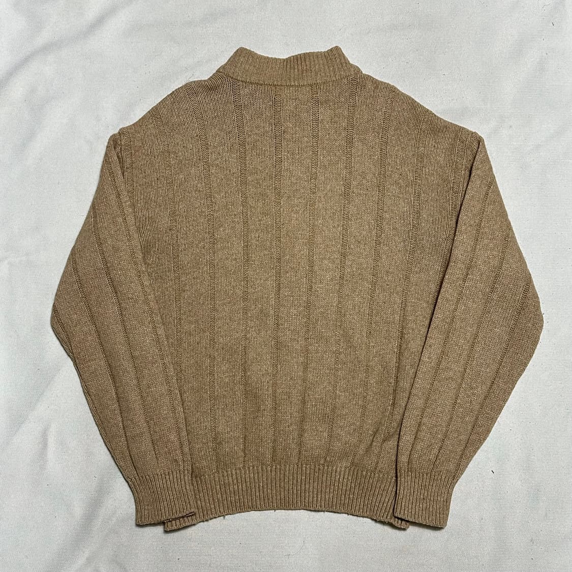 95 입생로랑 베이지 반집업 버튼 니트 상품이미지3