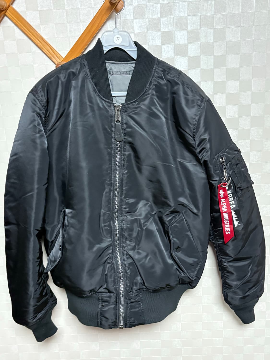 알파 인더스트리 ma-1 블랙/건메탈 상품이미지1