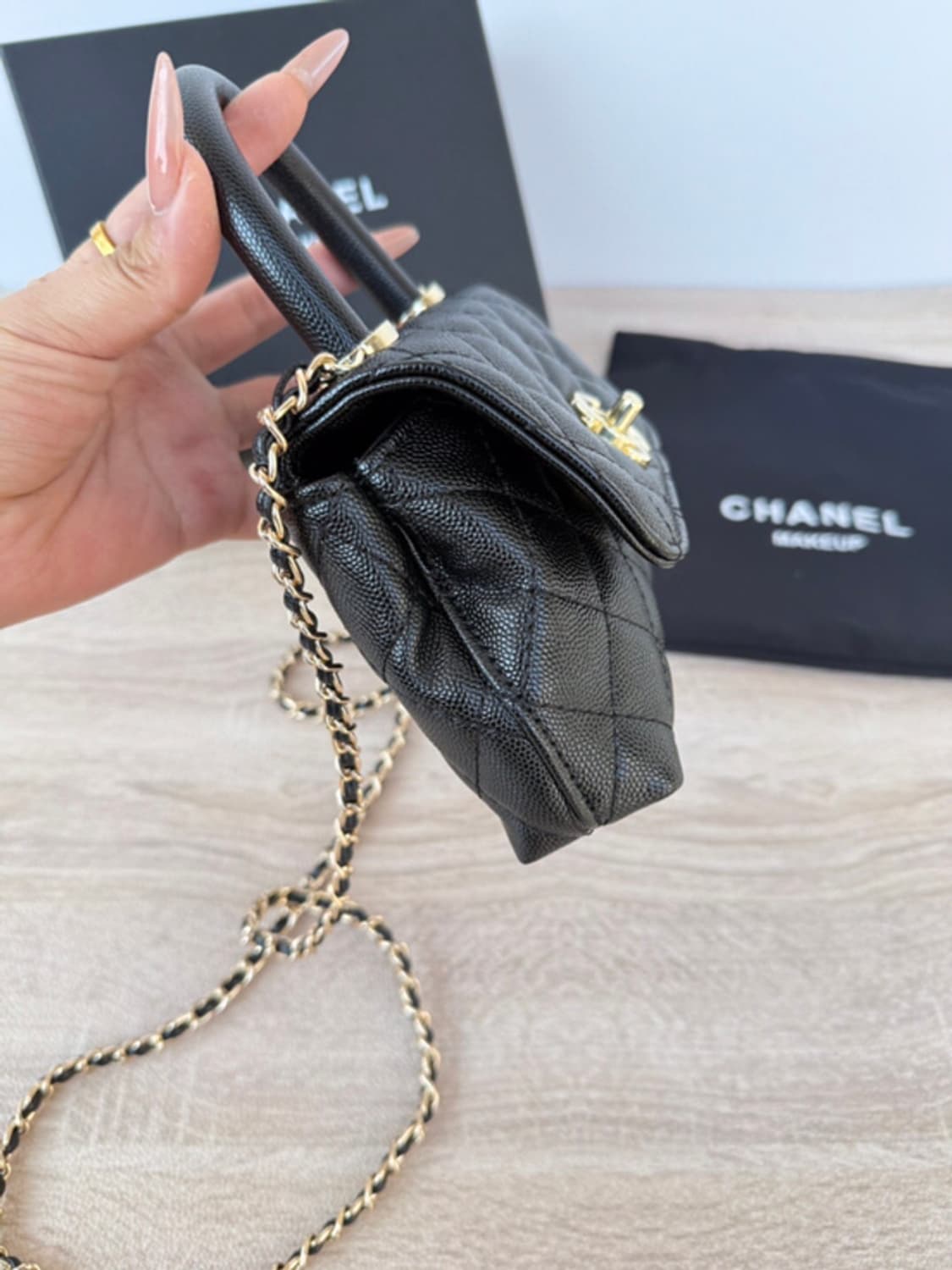 샤넬 뷰티 미니 토트 크로스백 상품이미지2