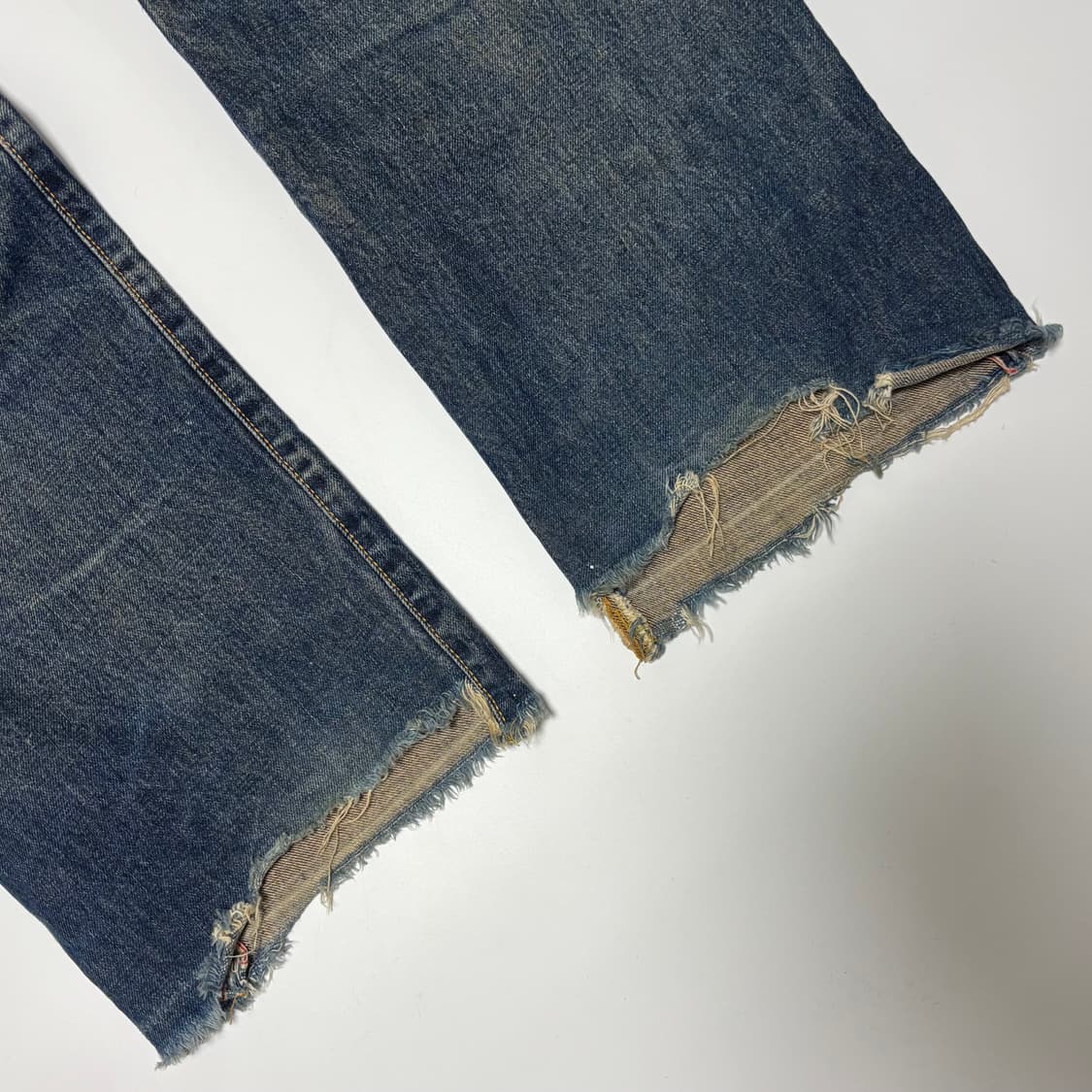 에드윈 505 오렌지 탭 데미지 컷오프 스트레이트 데님 팬츠 상품이미지9