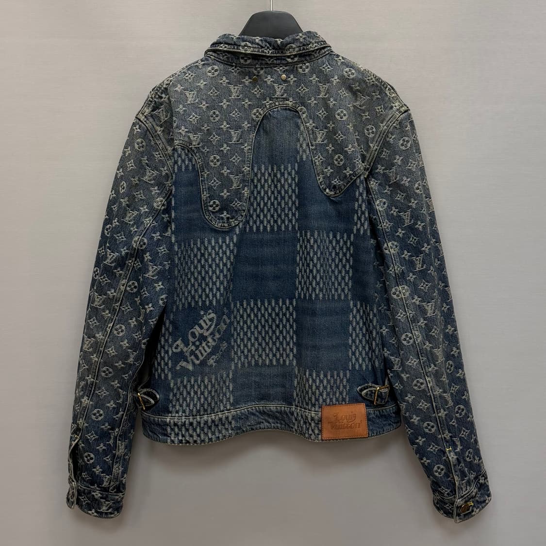 루이비통 니고 모노그램 데님 트러커 자켓 ( 105 ) 상품이미지4