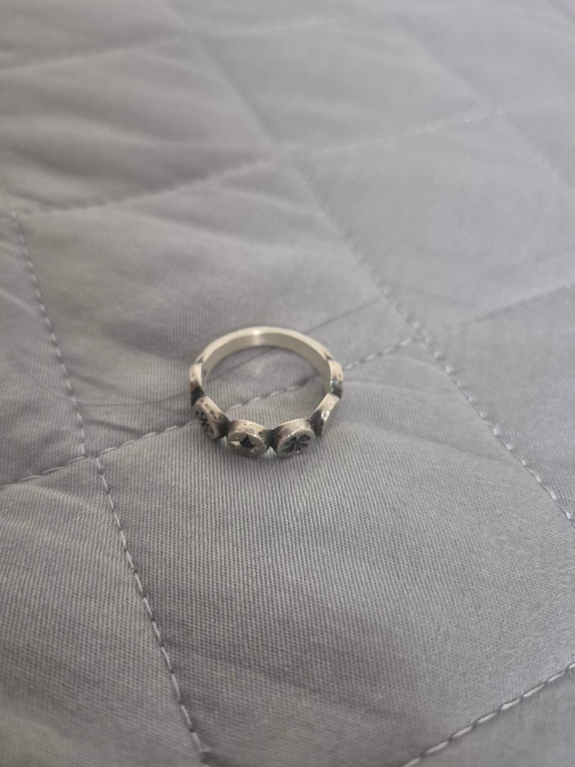 그레이노이즈 클로버 인그레이빙 링 SBK (925실버) 상품이미지2