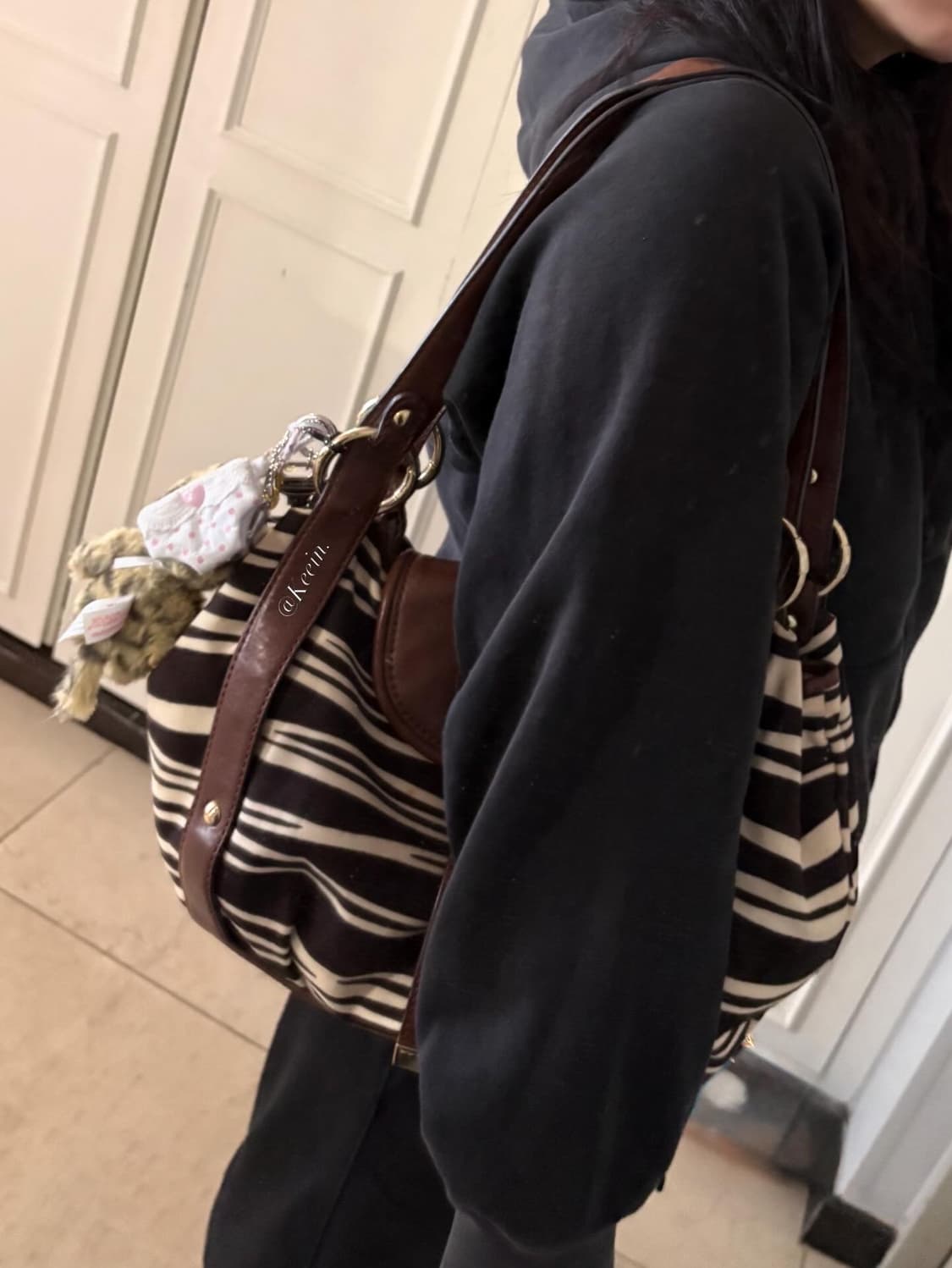 Michael kors Zebra pattern shoulder bag 상품이미지6