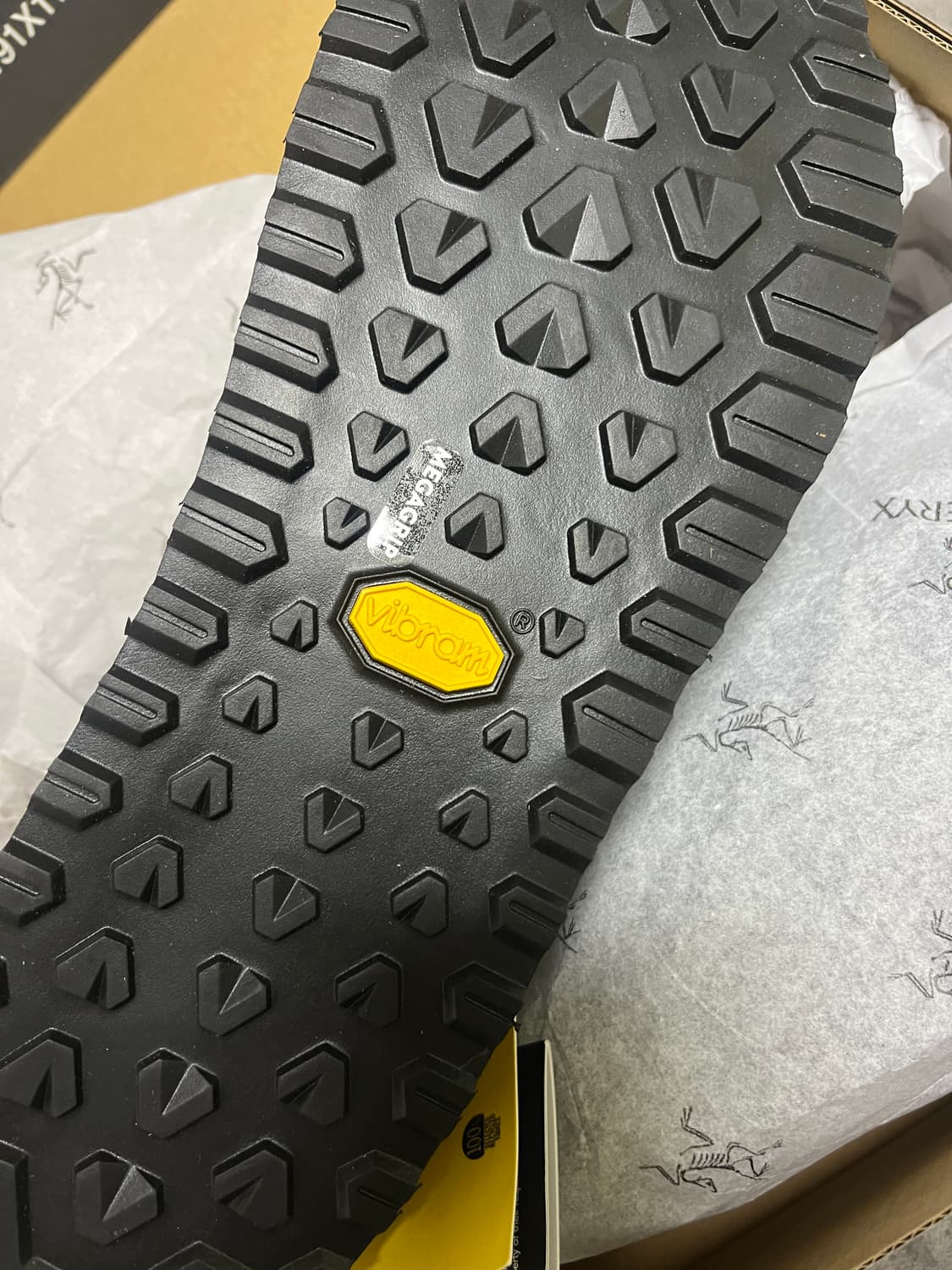 칸예 아크테릭스 크래그 270 블랙 새상품 Yeezy 상품이미지7