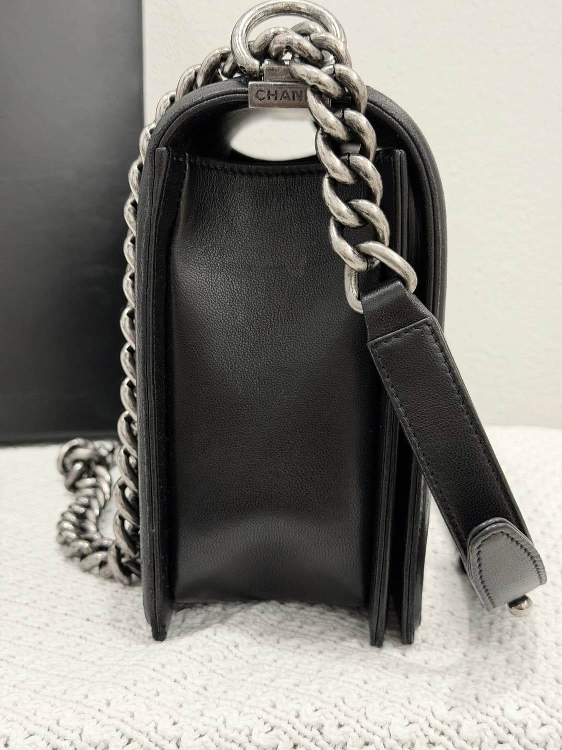 샤넬 보이백 라지 (뉴미듐) 블랙 은장 풀박스 19번대 상품이미지9