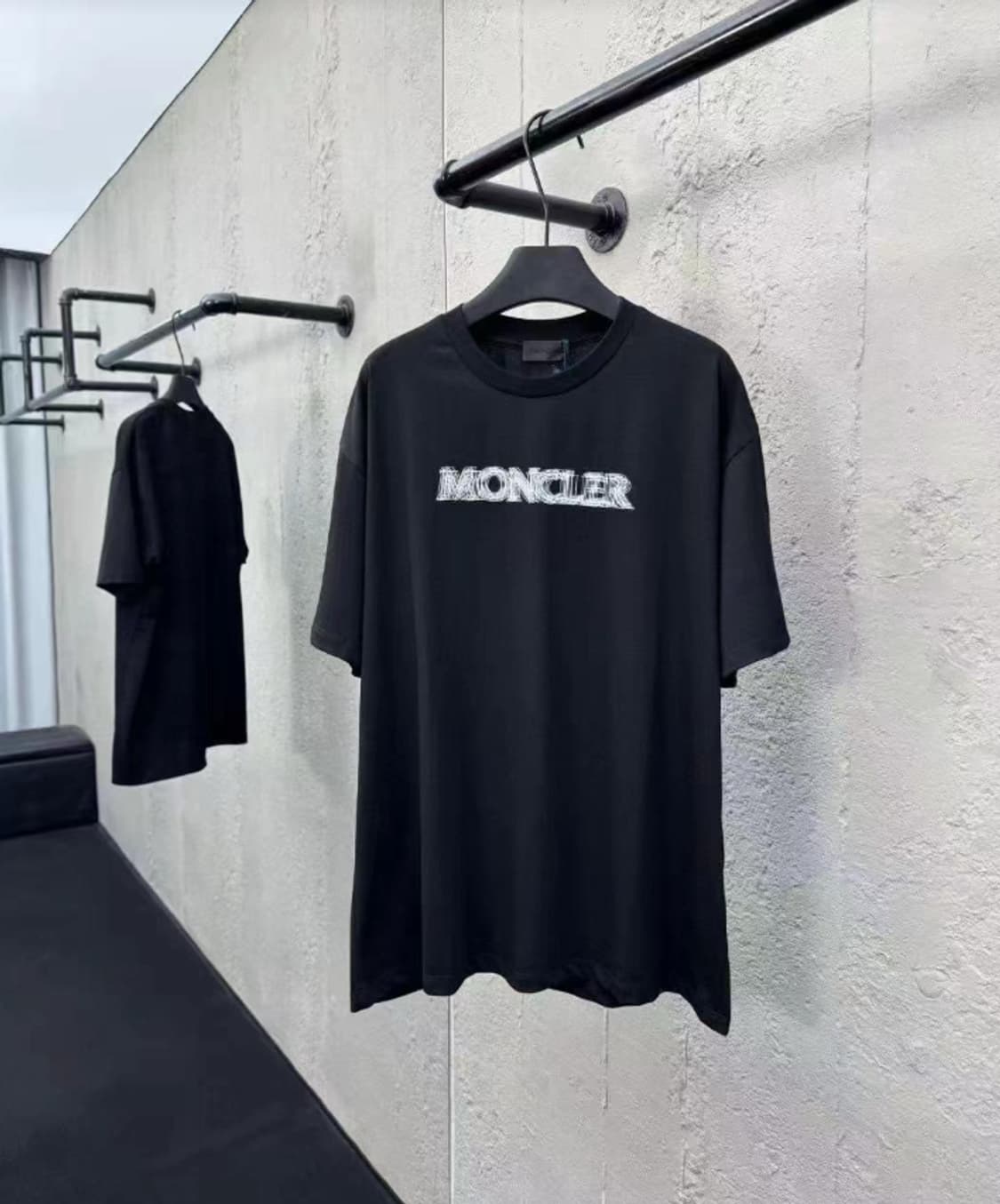 [몽클;레어] 새상품 / 반팔 / 약 105 사이즈 상품이미지1