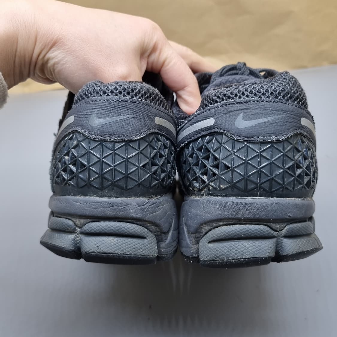 나이키 줌보메로5 남성운동화 275 상품이미지4