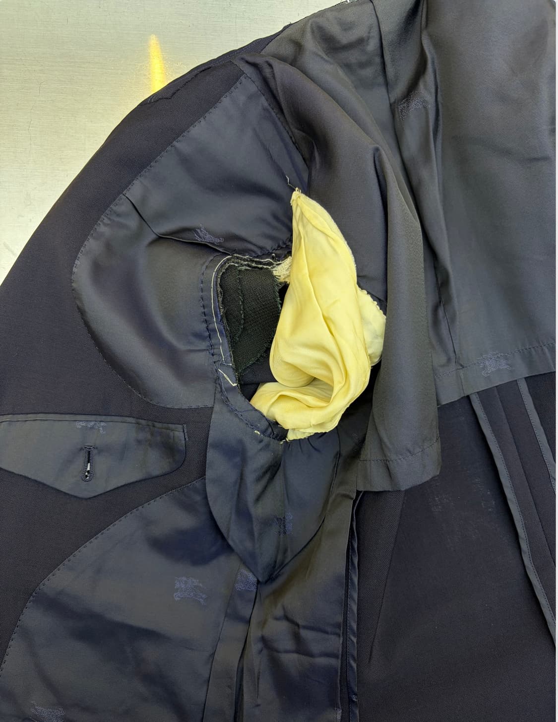 버버리 90s 골드 플레이트 버튼 블레이저 상품이미지10