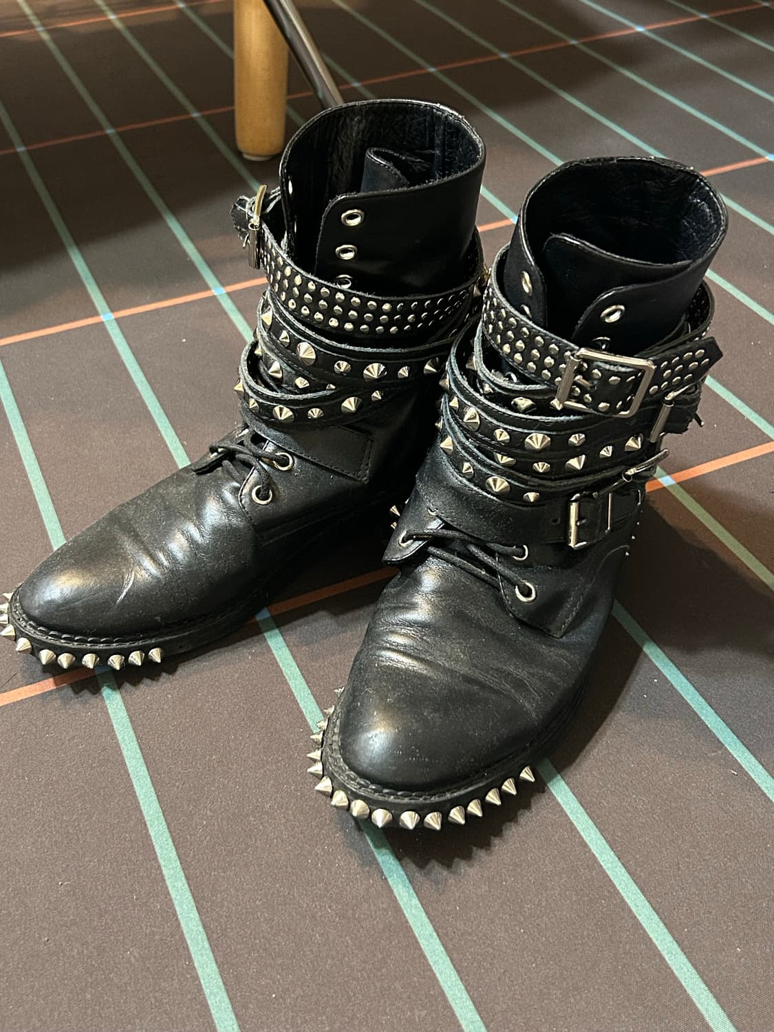 ysl 생로랑 스터드 버클 부츠 37 상품이미지1