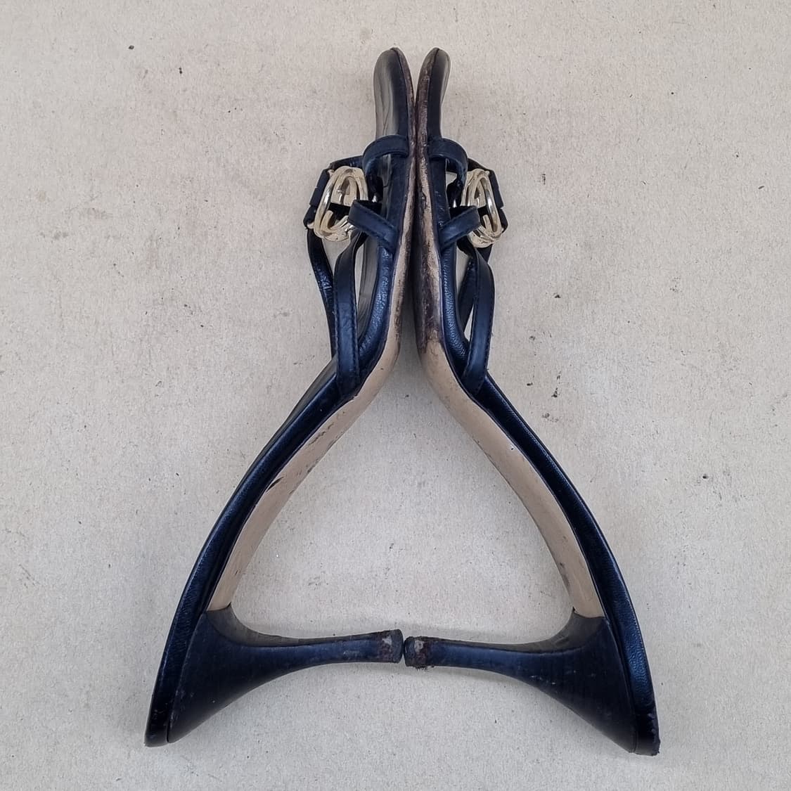 구찌 블랙 레더 여성뮬240  굽7 상품이미지4