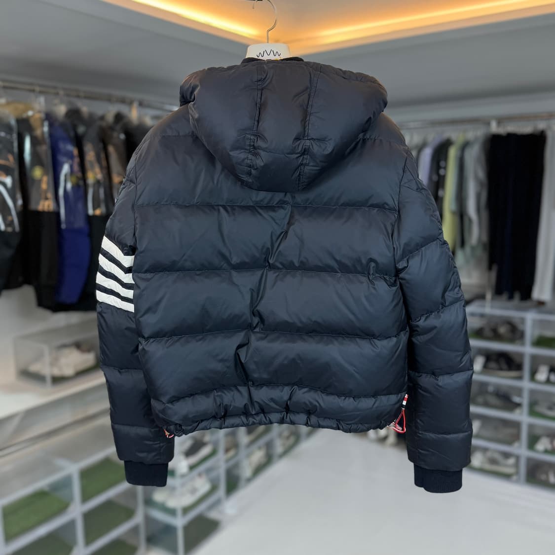 [리오브] 톰브라운 사선 완장 매트 피니쉬 금장 후드 패딩 상품이미지2