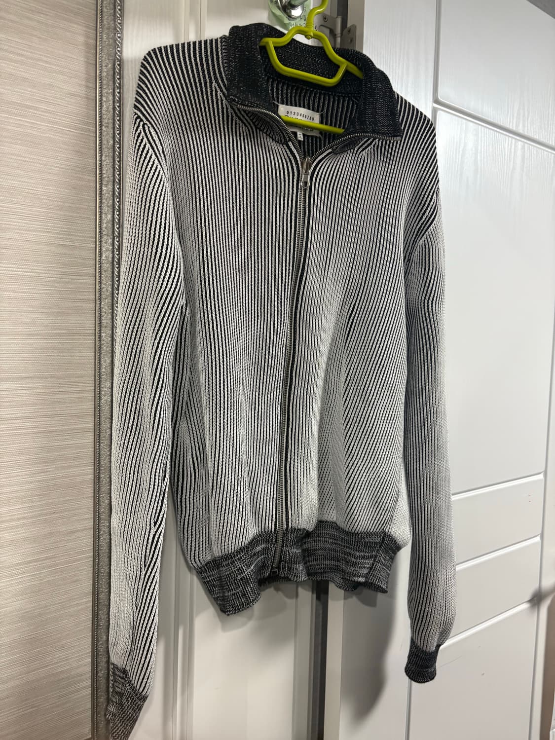 마르지엘라 19ss 니트집업 상품이미지1