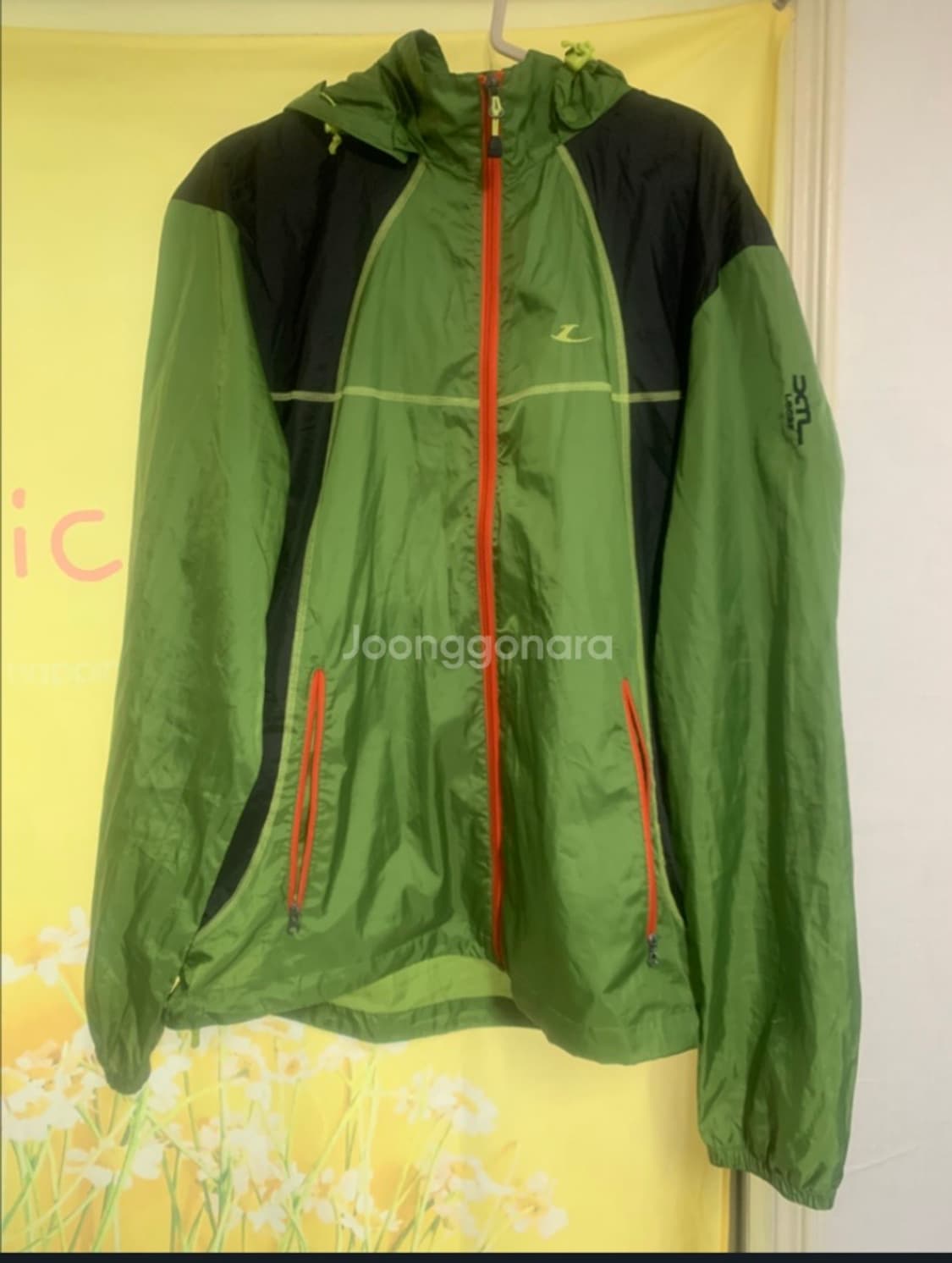 르까프 얇은 바람 막이 판매 합니다! 상품이미지1