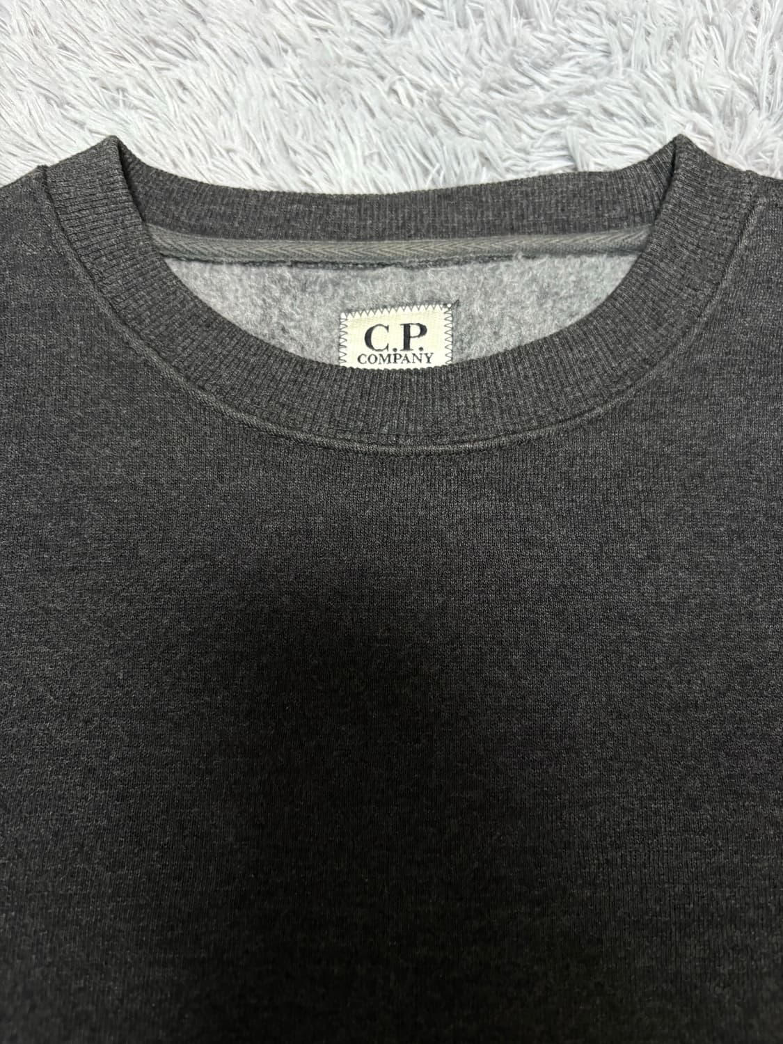 CP컴퍼니 렌즈 와펜 맨투맨 상품이미지3