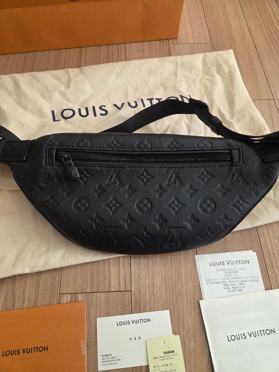 루이비통 디스커버리 레더 범백 섀도우 블랙 m46036 상품이미지2