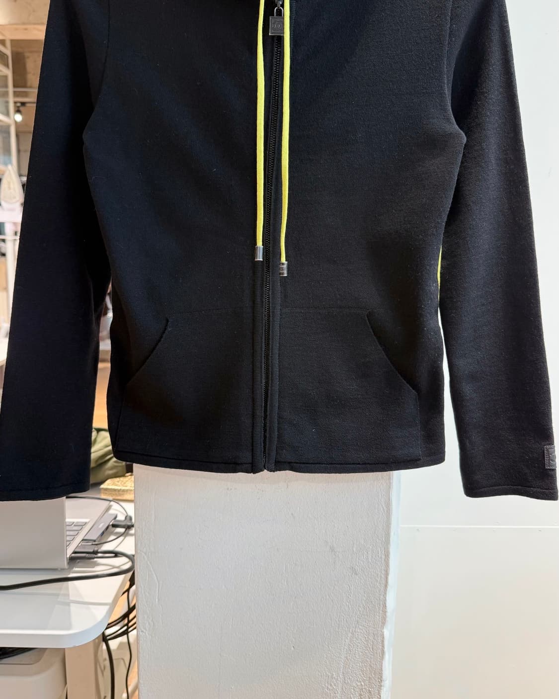 샤넬 스포츠 블랙 후드 집업 상품이미지6